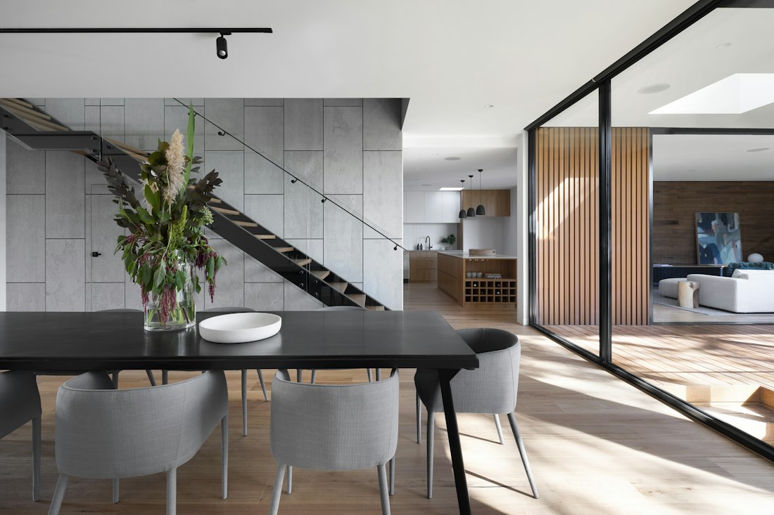 Light-filled interior with natural materials